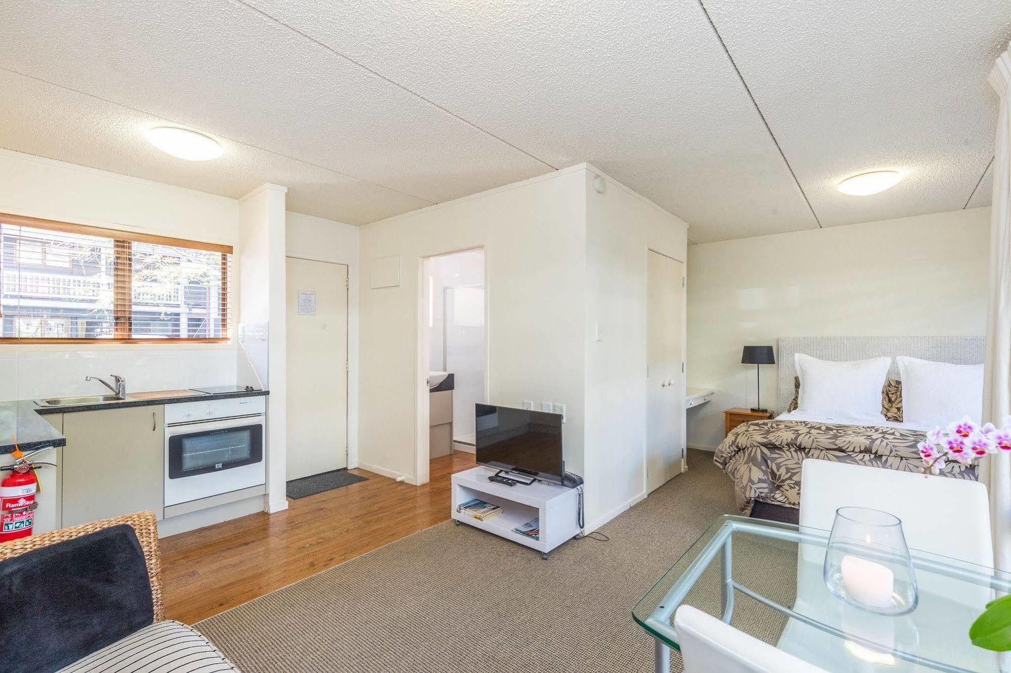 Emerald Inn On Takapuna Beach Auckland Exterior photo