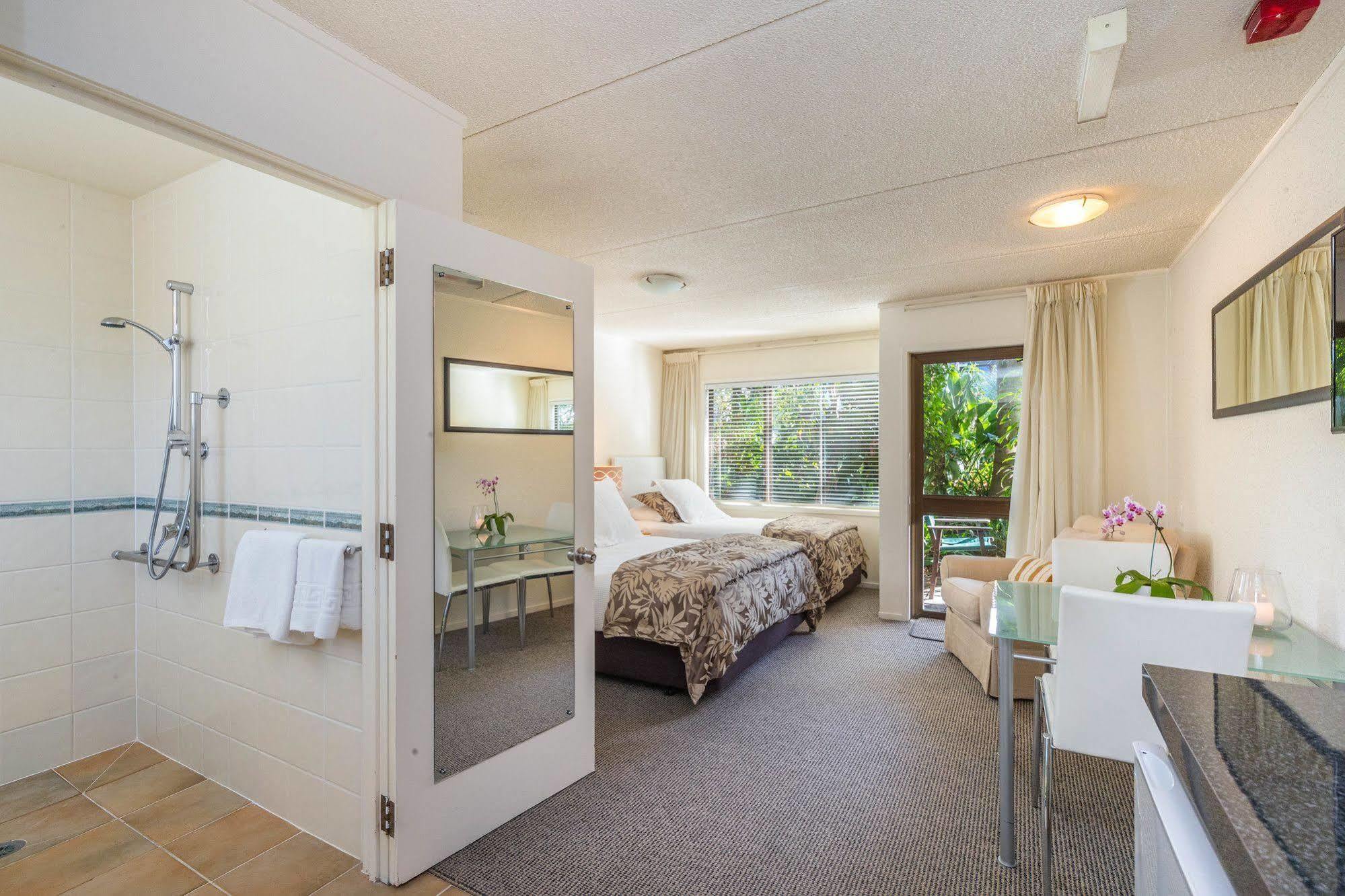 Emerald Inn On Takapuna Beach Auckland Exterior photo