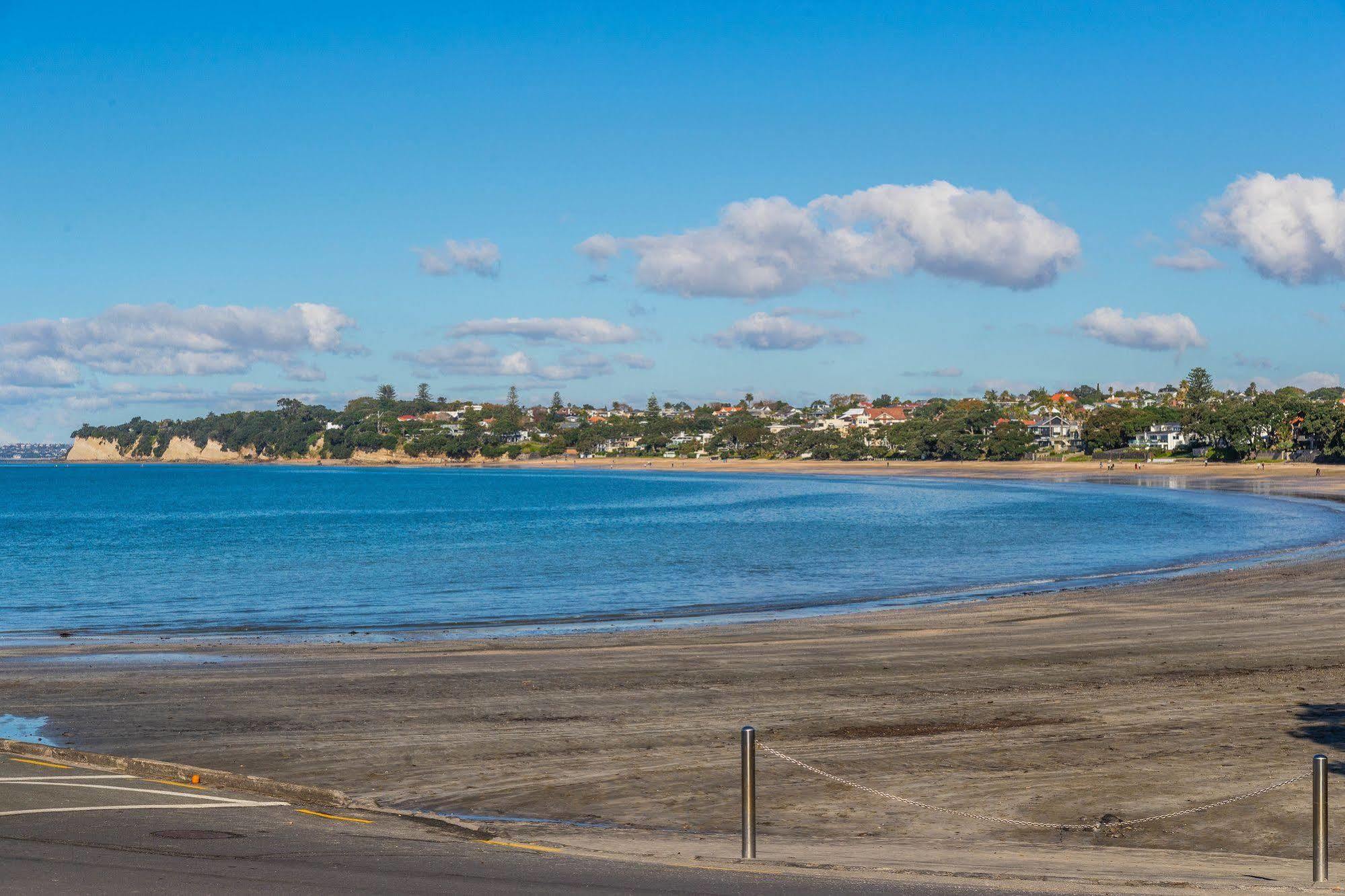 Emerald Inn On Takapuna Beach Auckland Exterior photo